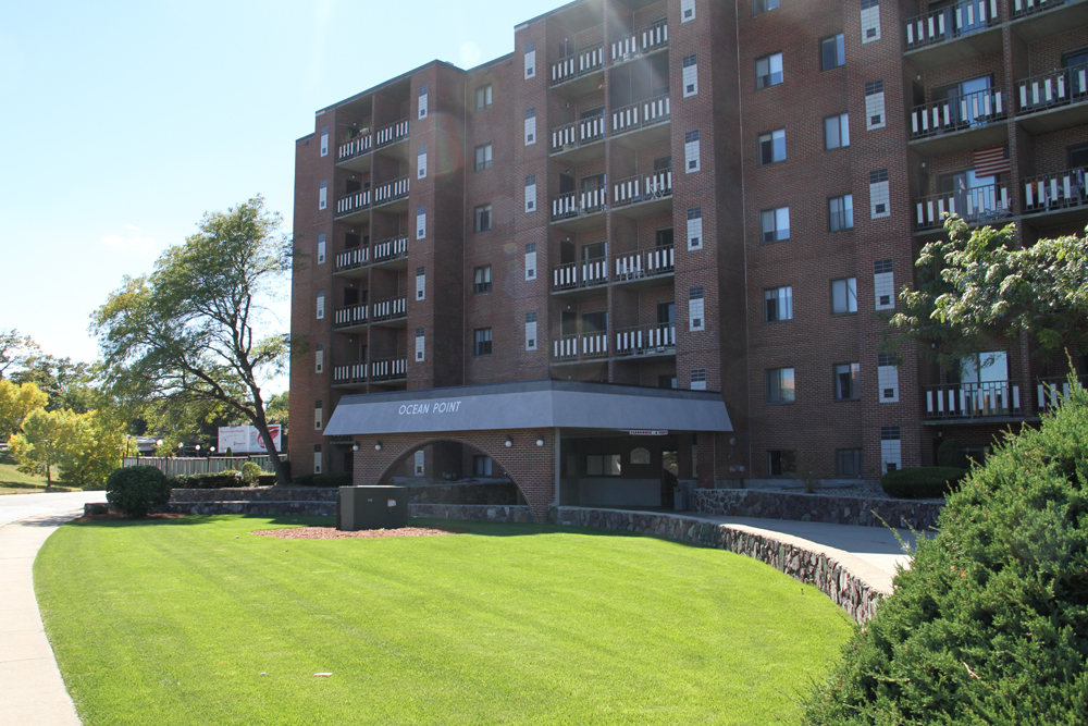 Stonehill Towers Luxury Apartments Stoneham, MA